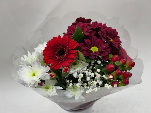 Срезанные цветы оптом Bouquet wies red от 10шт из Голландии с доставкой по России