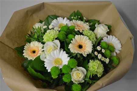 Срезанные цветы оптом Bouquet round white от 1шт из Голландии с доставкой по России