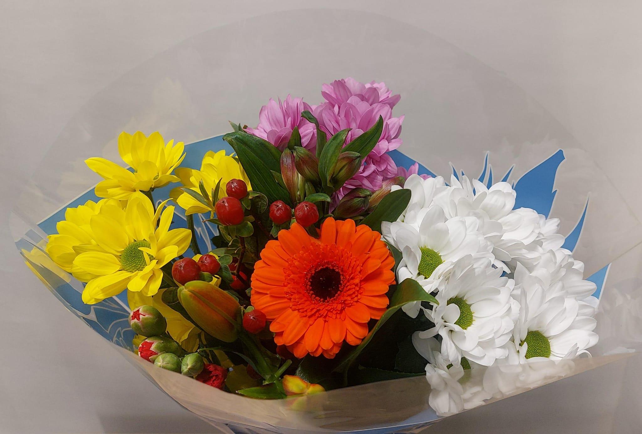 Срезанные цветы оптом Bouquet extra mix от 10шт из Голландии с доставкой по России