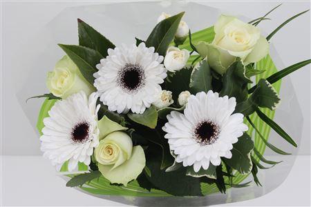 Срезанные цветы оптом Bouquet lisa white от 10шт из Голландии с доставкой по России