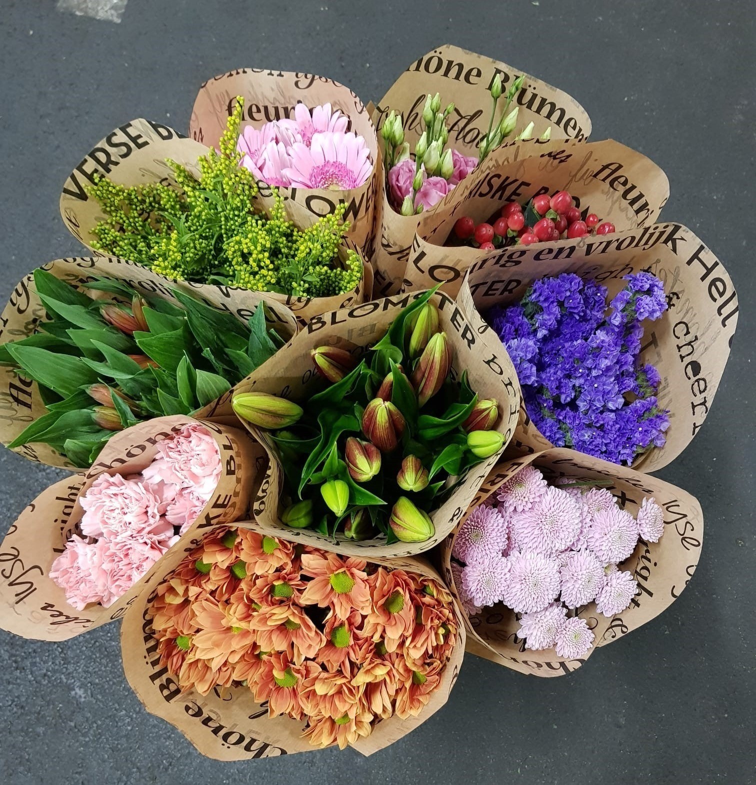 Срезанные цветы оптом BQ Mono ASSORTIE x5 mix 50cm от 10шт из Голландии с доставкой по России