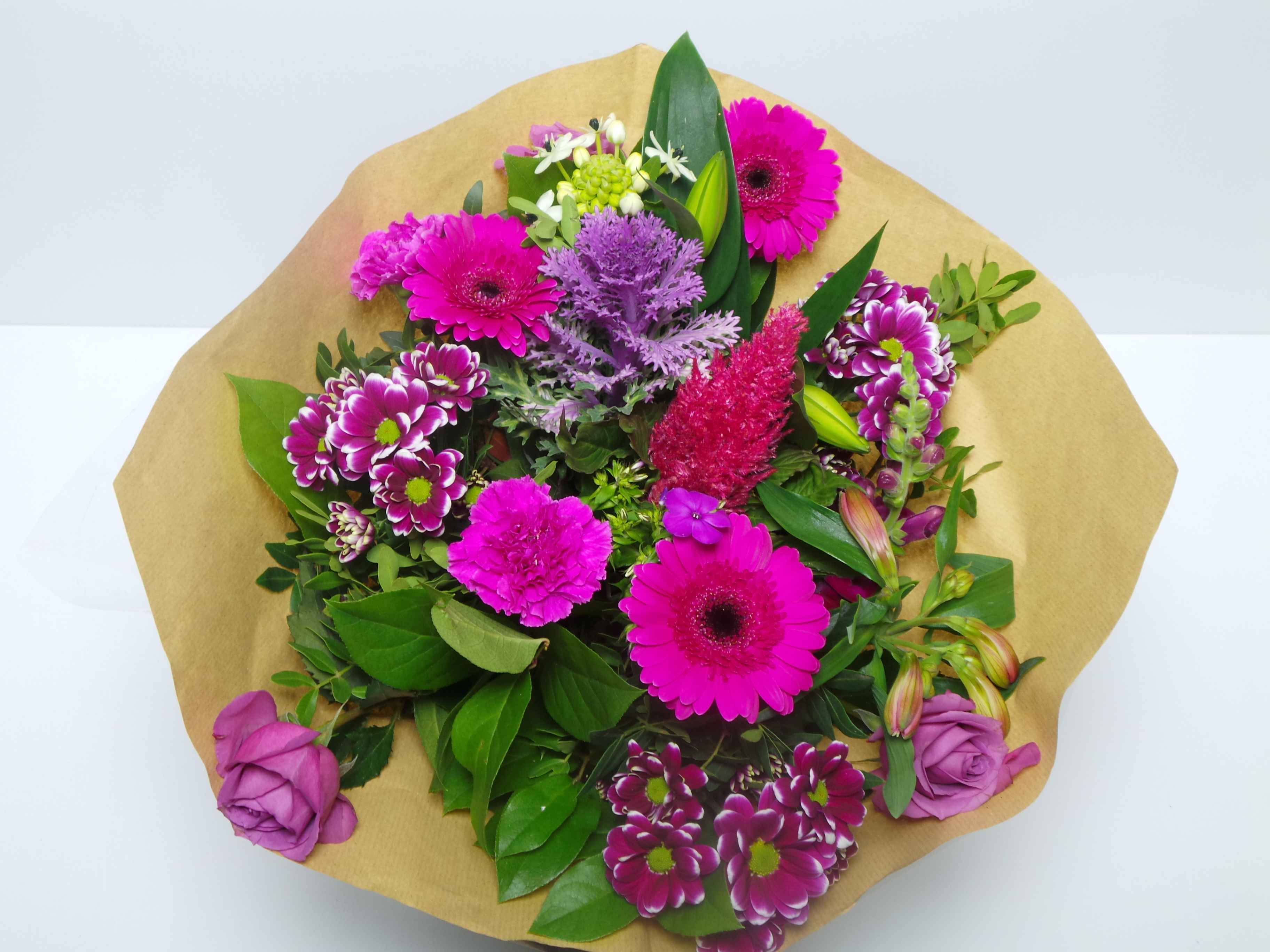 Срезанные цветы оптом Bouquet biedermeier kim x-large lilac от 1шт из Голландии с доставкой по России