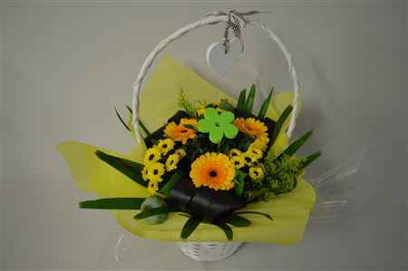 Срезанные цветы оптом Bouquet handle basket yellow от 2шт из Голландии с доставкой по России