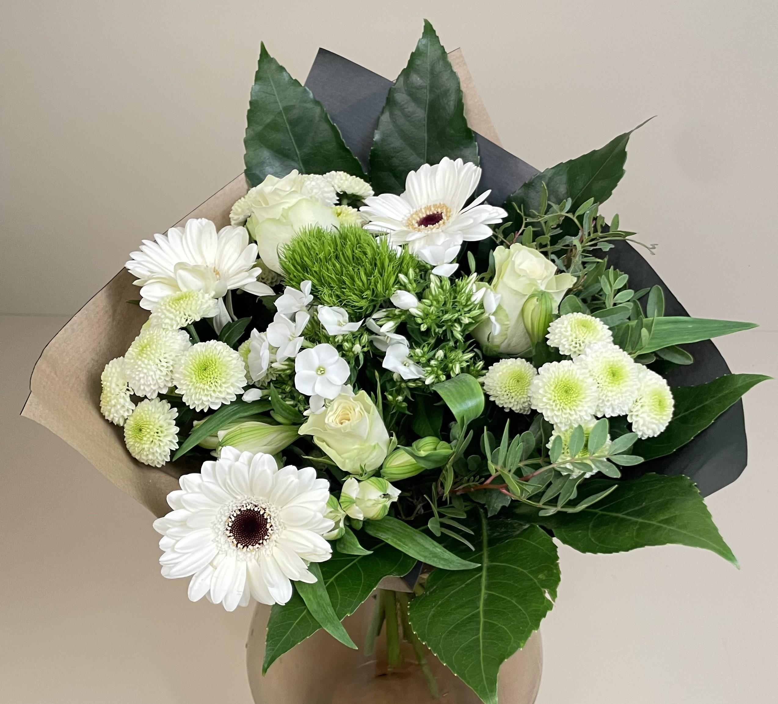 Срезанные цветы оптом Bq MM-White от 2шт из Голландии с доставкой по России