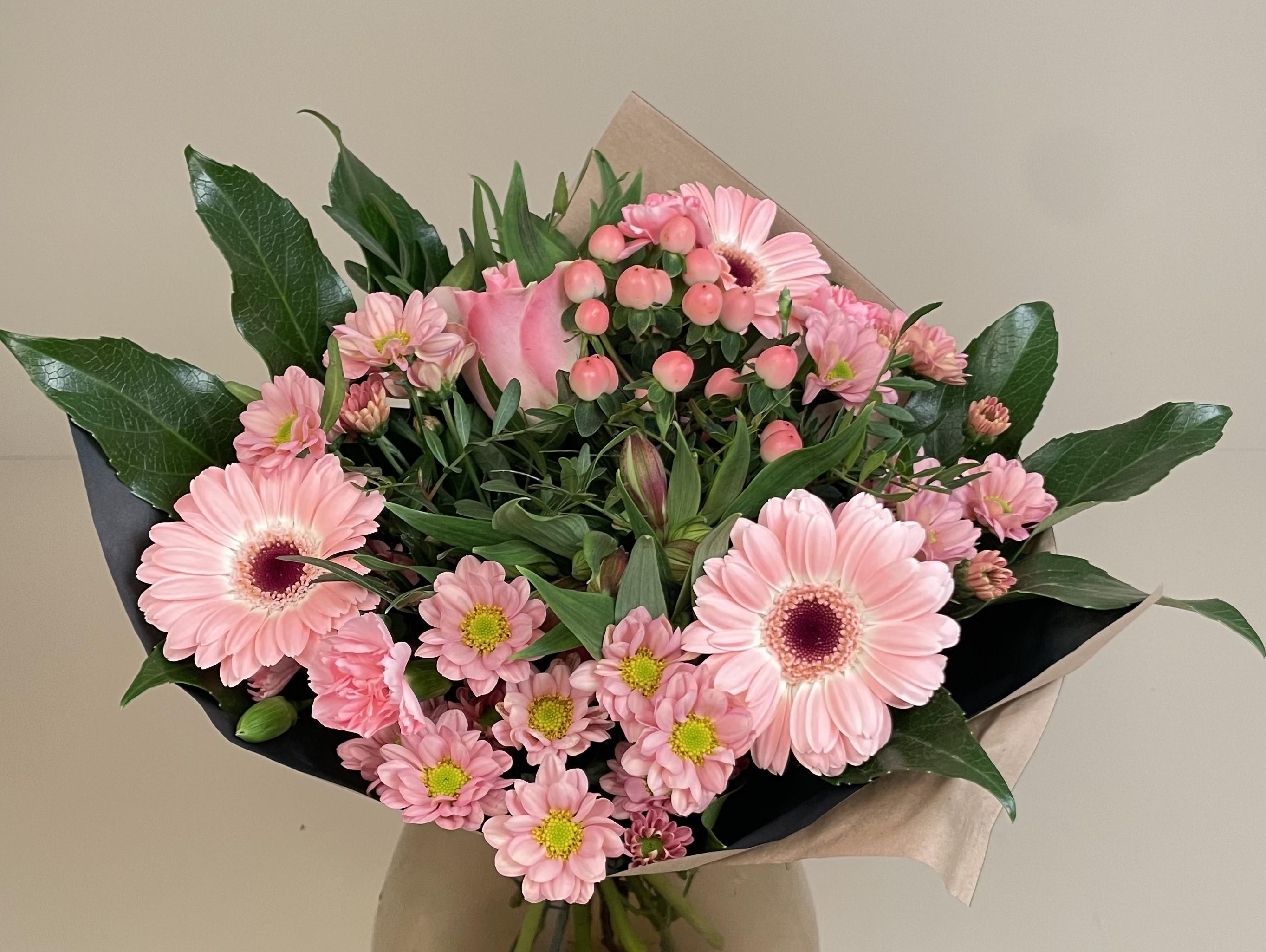 Срезанные цветы оптом Bq MM-Pink от 2шт из Голландии с доставкой по России