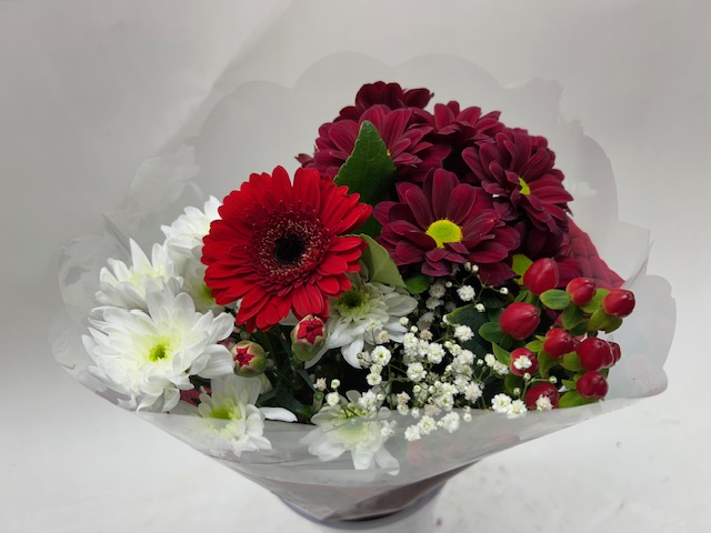 Срезанные цветы оптом Bouquet wies red от 10шт из Голландии с доставкой по России