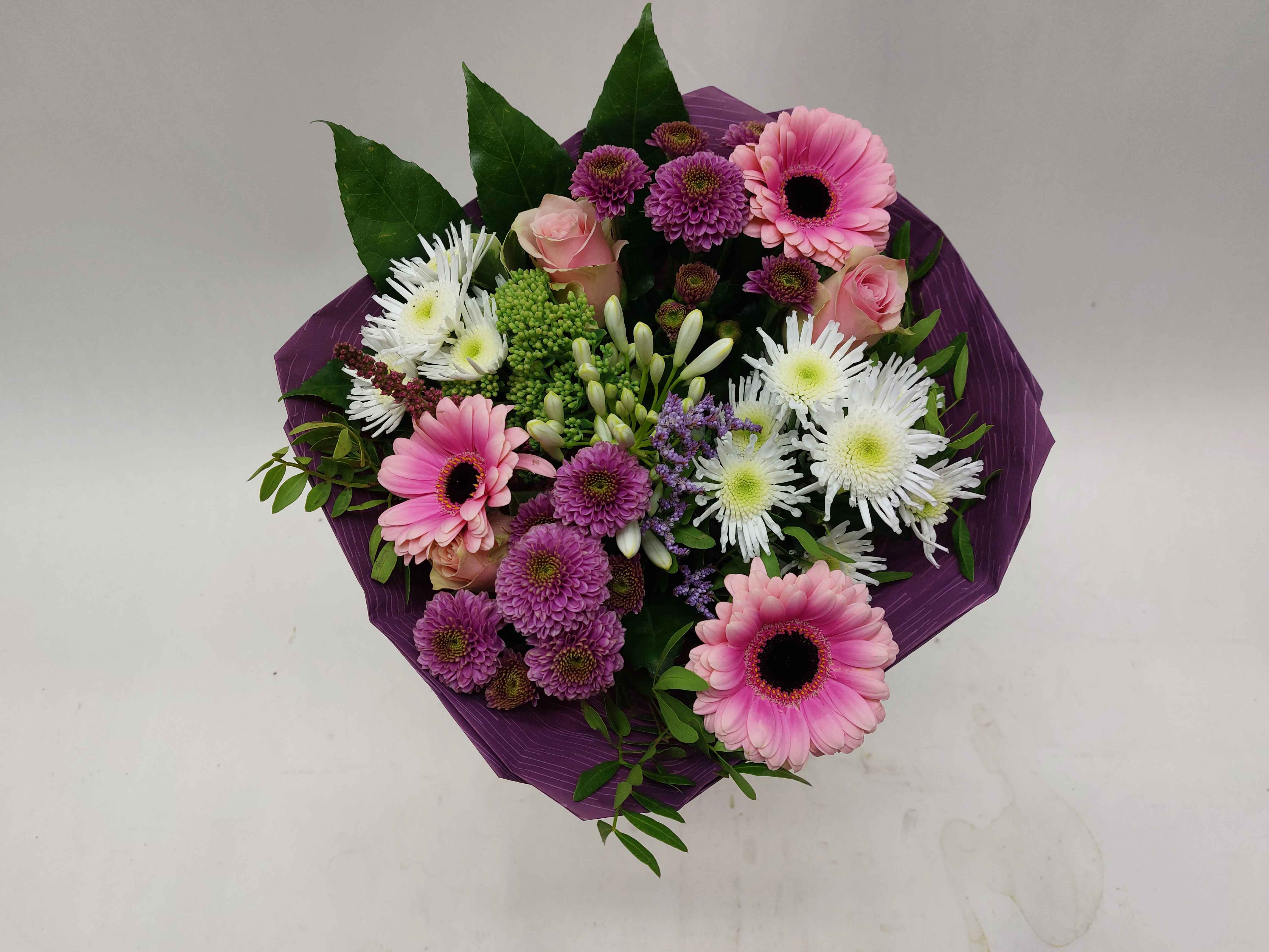 Срезанные цветы оптом Bouquet biedermeier pink от 2шт из Голландии с доставкой по России