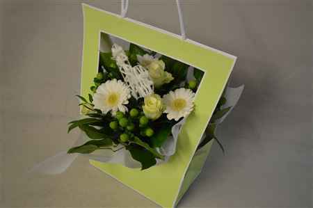 Срезанные цветы оптом Bouquet bag white от 4шт из Голландии с доставкой по России
