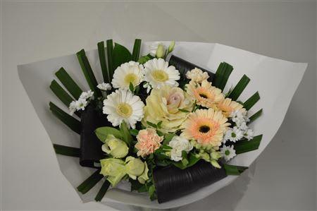 Срезанные цветы оптом Bouquet white от 1шт из Голландии с доставкой по России