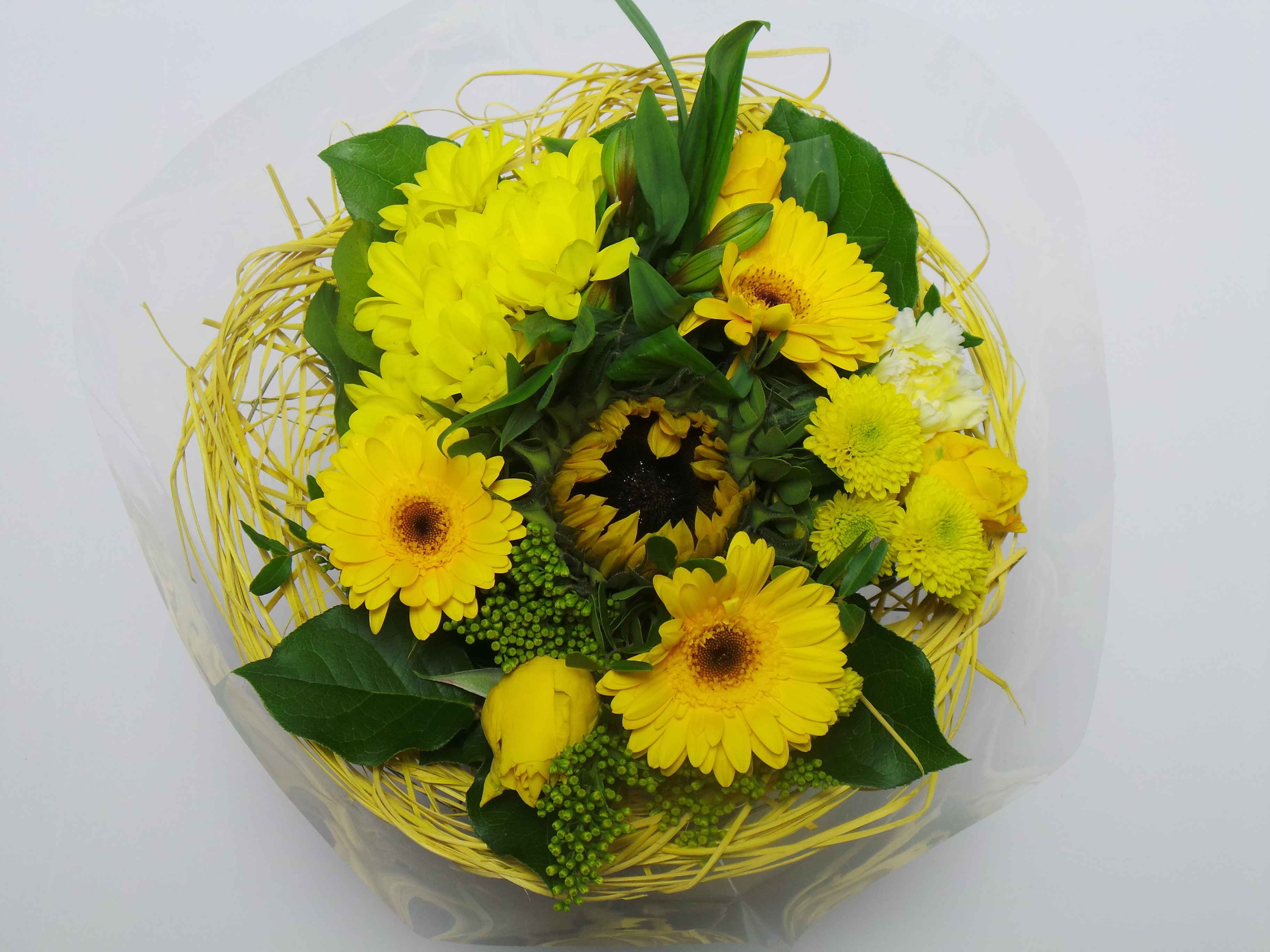 Срезанные цветы оптом Bouquet sisal large yellow от 1шт из Голландии с доставкой по России