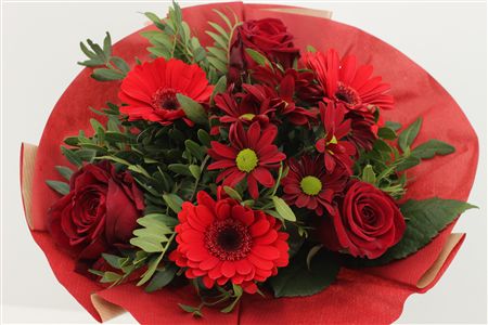 Срезанные цветы оптом Bouquet craft red от 1шт из Голландии с доставкой по России