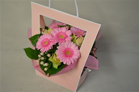 Срезанные цветы оптом Bouquet bag pink от 4шт из Голландии с доставкой по России