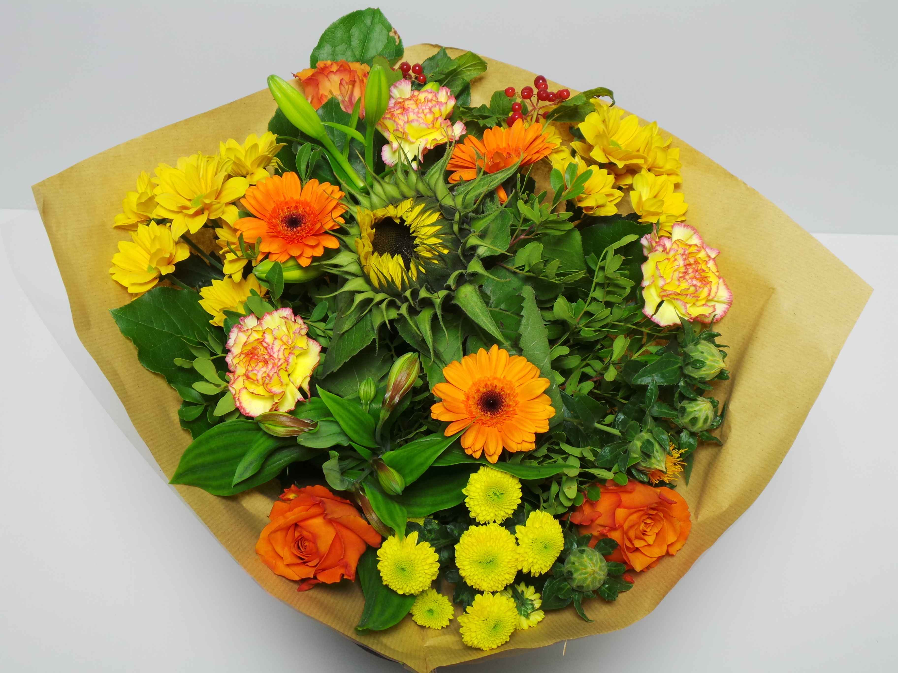 Срезанные цветы оптом Bouquet biedermeier kim x-large orange от 1шт из Голландии с доставкой по России