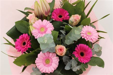 Срезанные цветы оптом Bouquet handtied pink lilac от 3шт из Голландии с доставкой по России