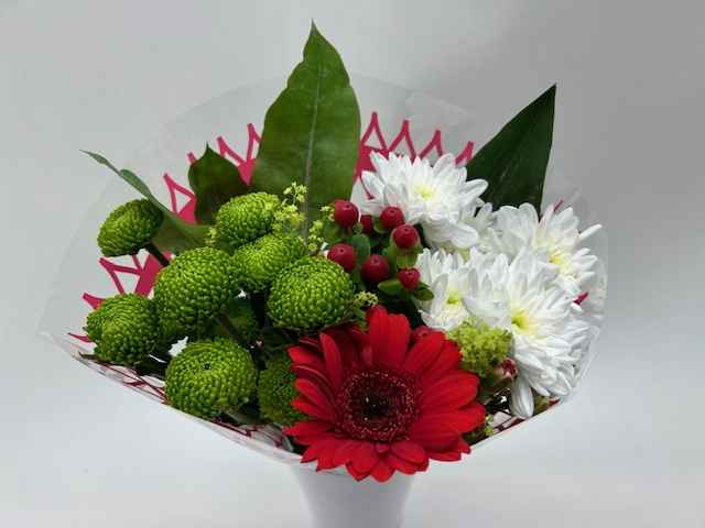 Срезанные цветы оптом Bouquet wies red от 10шт из Голландии с доставкой по России