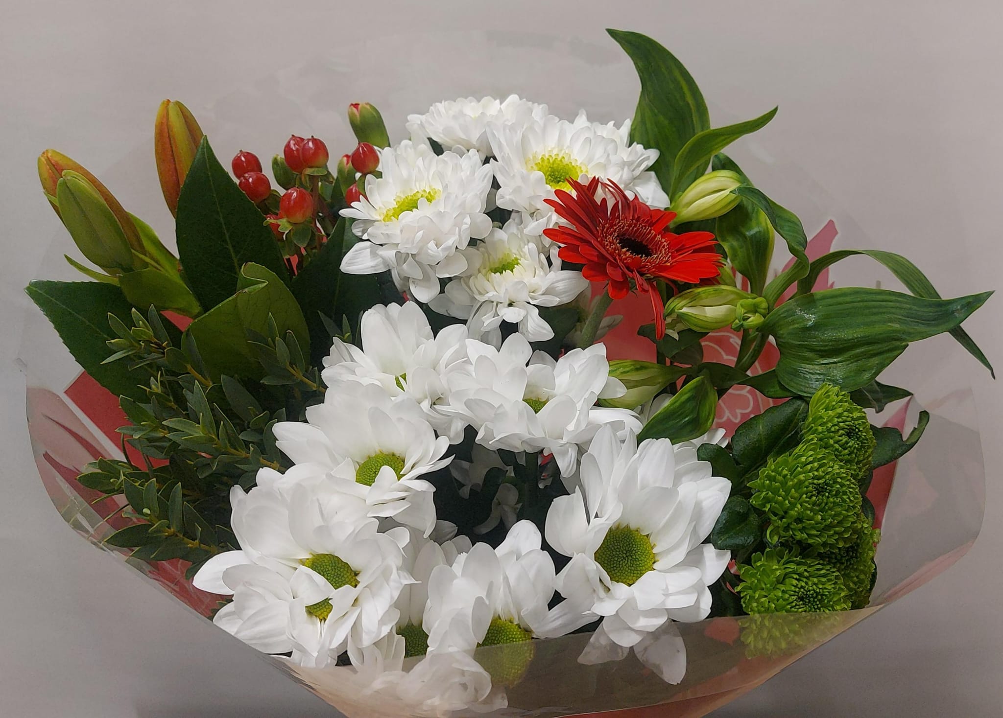 Срезанные цветы оптом Bouquet extra red от 10шт из Голландии с доставкой по России