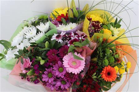 Срезанные цветы оптом Bouquet supra mix in bucket от 5шт из Голландии с доставкой по России