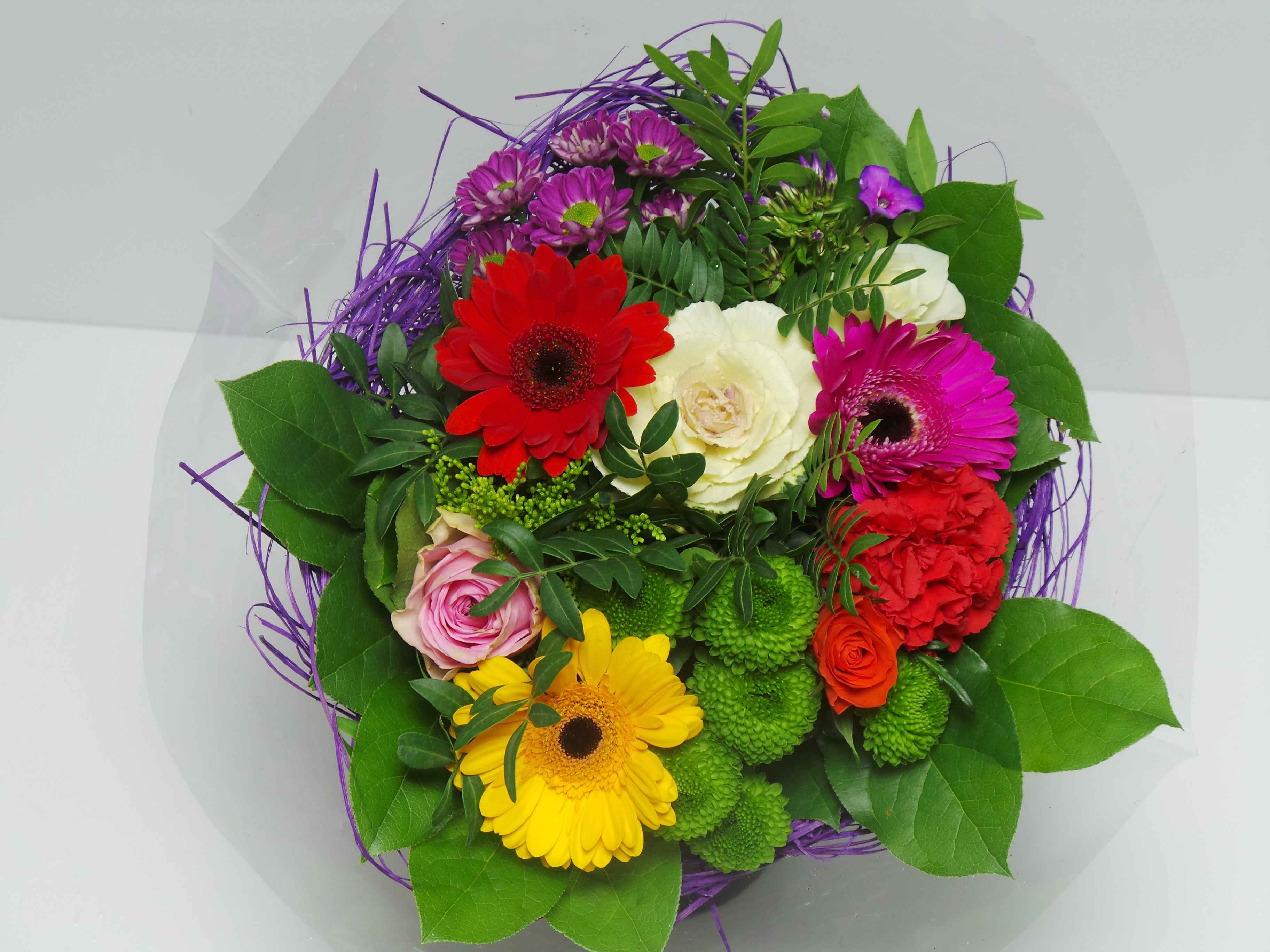 Срезанные цветы оптом Bouquet sisal large mixed от 1шт из Голландии с доставкой по России