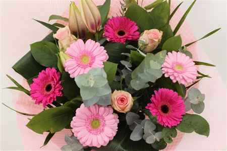 Срезанные цветы оптом Bouquet hand tied pink-lila от 3шт из Голландии с доставкой по России