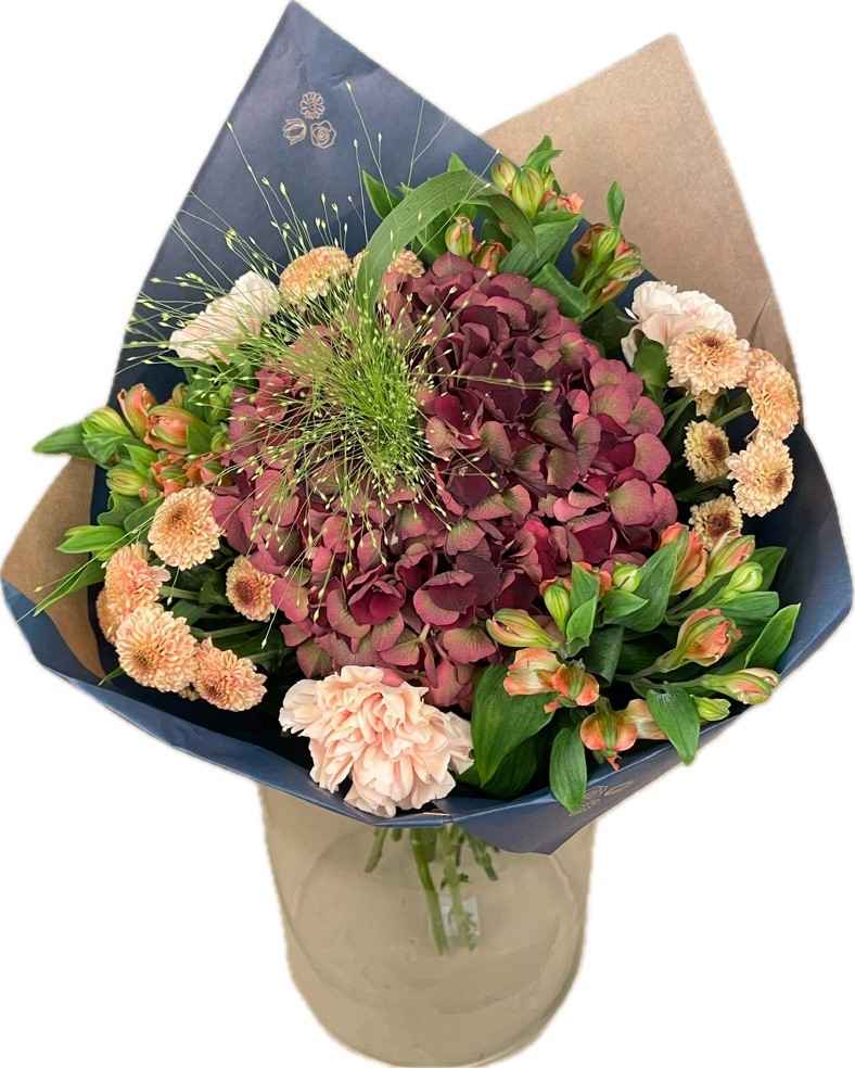 Срезанные цветы оптом Bouquet hydrangea happy red от 2шт из Голландии с доставкой по России