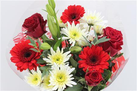 Срезанные цветы оптом Bouquet splash red от 8шт из Голландии с доставкой по России