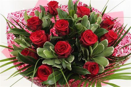 Срезанные цветы оптом Bouquet rosa red 12 от 3шт из Голландии с доставкой по России