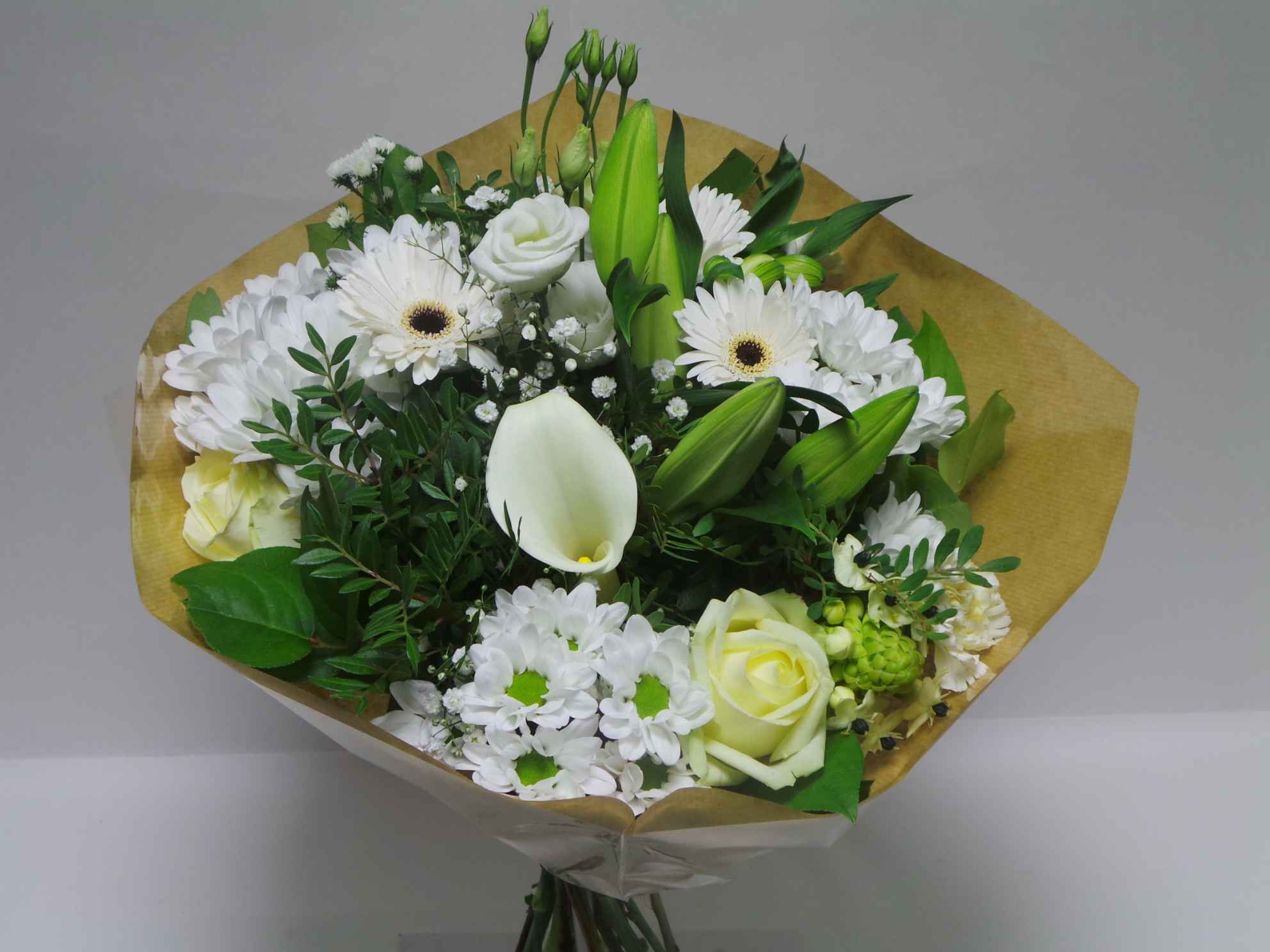 Срезанные цветы оптом Bouquet biedermeier kim x-large white от 1шт из Голландии с доставкой по России