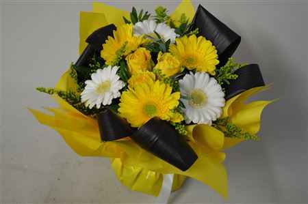 Срезанные цветы оптом Bouquet aqua foil yellow от 3шт из Голландии с доставкой по России