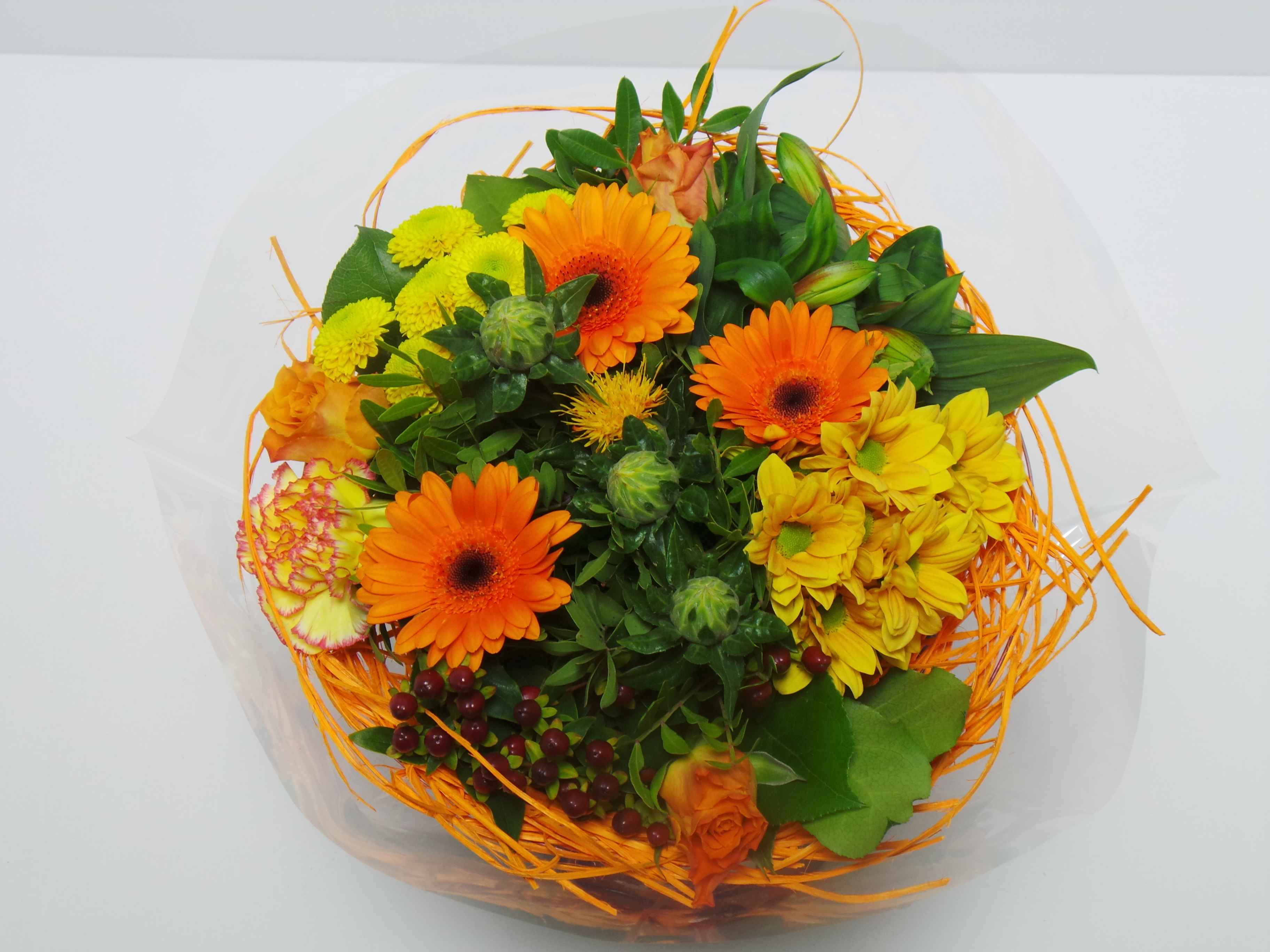 Срезанные цветы оптом Bouquet sisal large orange от 1шт из Голландии с доставкой по России